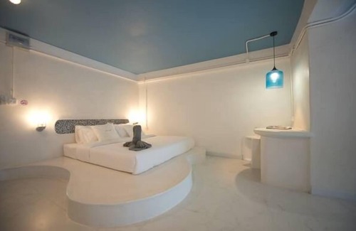 Hat Sai Ri Hotel | De Sea Almond Hotel Chumphon