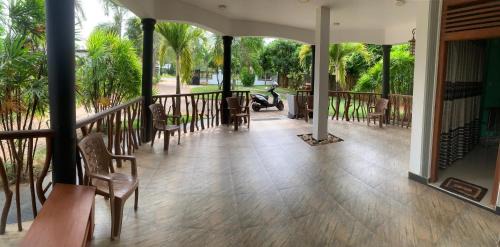 Thalawa Hotel | De Silva Rest