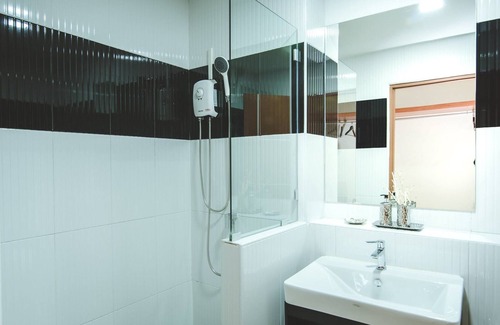 Nai Mueang Hotel | De V Loft Hotel