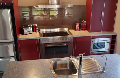 Martinborough House | De Vine Martinborough 14a Holiday Home
