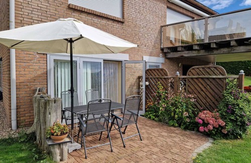 Klein Bollhagen Apartment | Apartment 'Ferienwohnung Kleine Auszeit' with Private Terrace and Private Garden