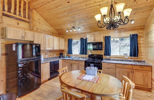 Deadwood Cabin | Deadwood Cabin w/Foosball Table, Near Sanford Lab