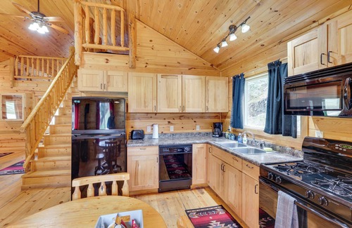 Deadwood Cabin | Deadwood Cabin w/Foosball Table, Near Sanford Lab