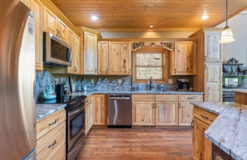 Deadwood Cabin | Deadwood Private Luxury Cabin with Gold Mine and Creek