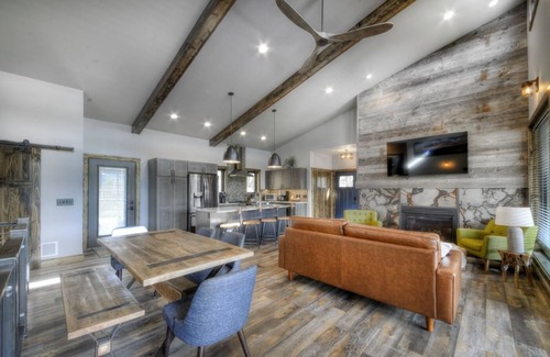 Sturgis Cabin | Deadwood SD, Apple Springs, Golf, BlackHills,