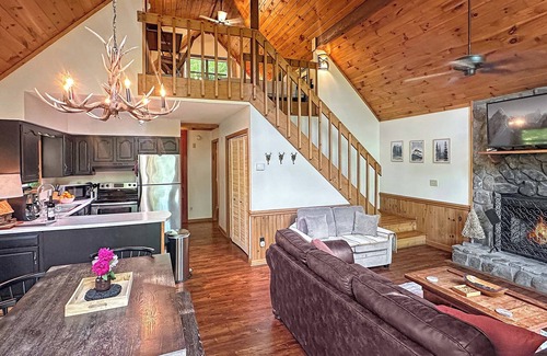 Robbinsville Cabin | Deal's Gap, Cherohala, NOC, Tsali, Fontana Or Harrah's - All Within Reach