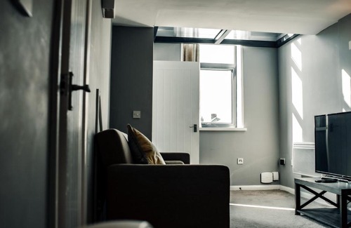 Kirkheaton Apartment | Dealhouse-Apartments 5