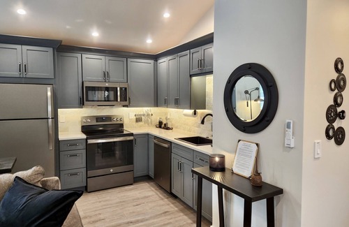 Auburn Cottage | Dean's Garage: Car-Shop Themed Luxury Small Home, Central Auburn