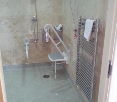 Aylburton Hotel | Deangate Motel