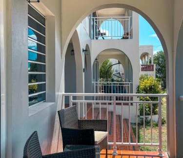 Little Harbour Apartment | Deany's Uptop Luxury Suite