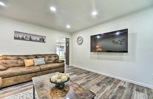 Dearborn Heights House | Dearborn Heights Home about 16 Mi to Downtown Detroit!