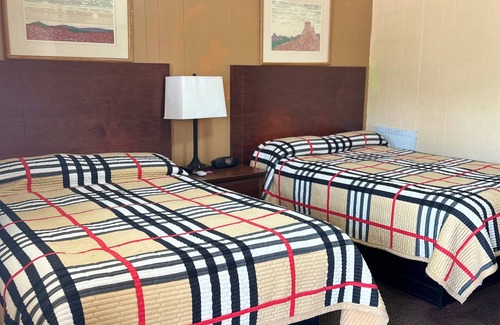 Grove Hill Hotel | deavers motel