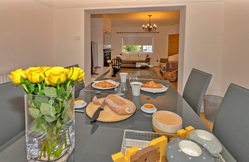 Solihull House | DeBarnes House