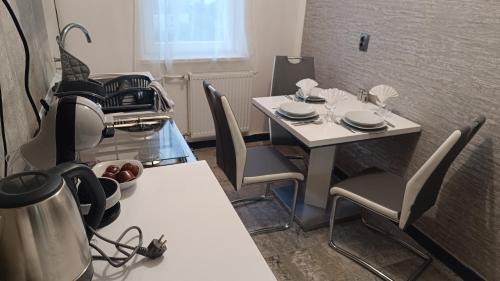 Debrecen Apartment | DebRentZen Station Apartman - business plus
