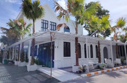 Maha Sarakham Hotel | DEBUA White House