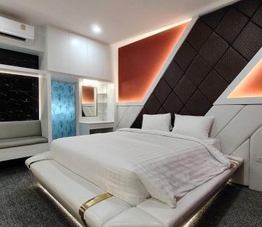 Maha Sarakham Hotel | DEBUA White House