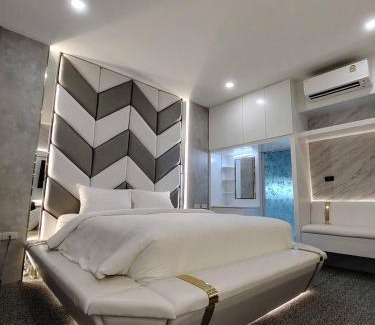Maha Sarakham Hotel | DEBUA White House