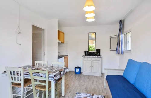 Carnoux-en-Provence Apartment | Debussy Residence - 2 Room Apartment - Budget - (4 People)