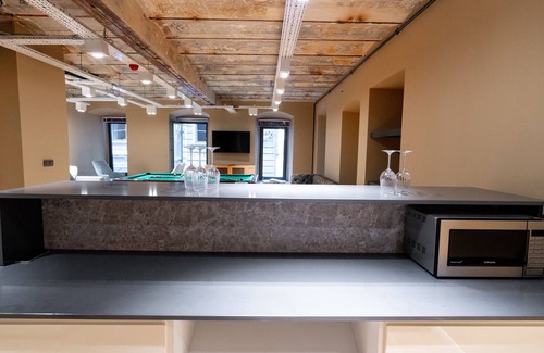 Ovabuku House | DeCamondo Residence