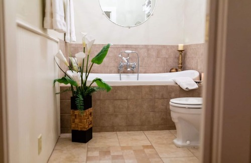 Decatur Bed & Breakfast | Decatur CourtHouse Suites
