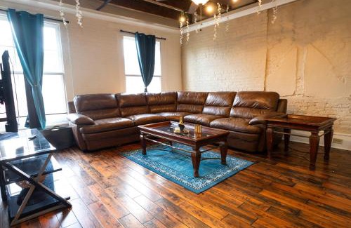French Quarter Apartment | Decatur Sugar Mill Blues