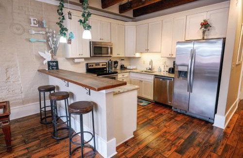 French Quarter Apartment | Decatur Sugar Mill Blues