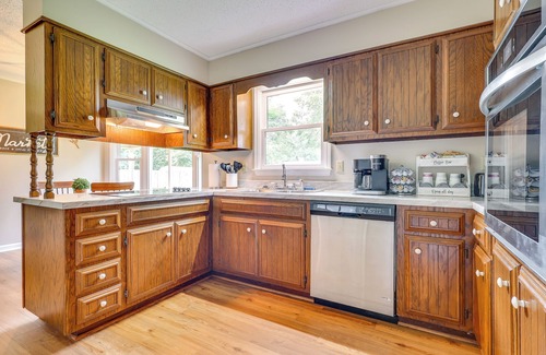 Decatur House | Decatur Vacation Rental w/Patio!