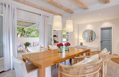 Liapades House | Decavos House
