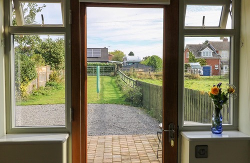 York Cottage | DECCA COTTAGE NIDD GRANGE, romantic, with a garden in York