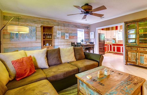 Port Isabel Cottage | Deck, Fire Pit & Grill: Port Isabel Home!