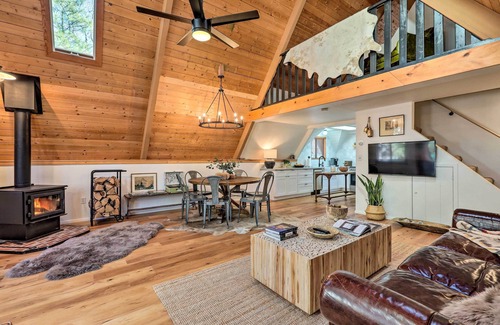 Munds Park Cabin | Deck & Forest Views: Munds Park A-Frame Cabin