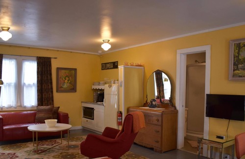 Jeffersonville House | Deck House sleep 4 guests with queen bed, single bed with trundle, private bathroom.