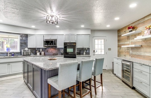 Paradise Hills Civic House | Deck, Putting Green & Views: Albuquerque Oasis
