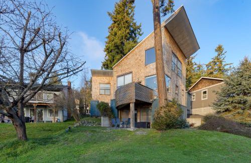 Coupeville House | Deck Views Fire Pit Pool 3 Mins to Beach Madrona Tree Retreat by AvantStay