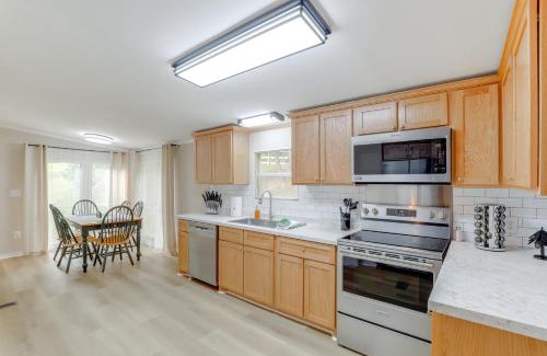Asheville House | Deck with Mtn Views Family-Friendly Asheville Home!