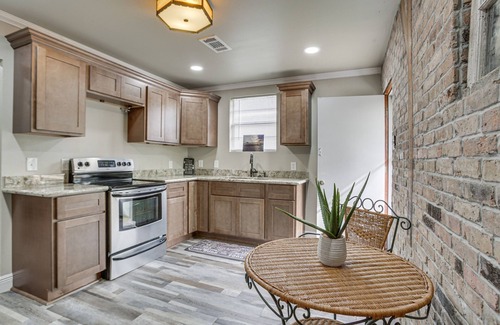 New Sarpy House | Deck, Yard & Outdoor Dining: Destrehan Getaway!