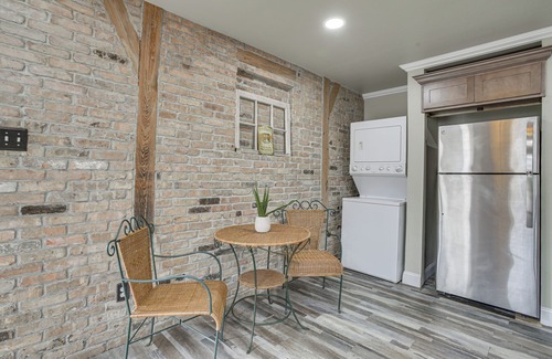 New Sarpy Cottage | Deck, Yard & Outdoor Dining: Destrehan Getaway!