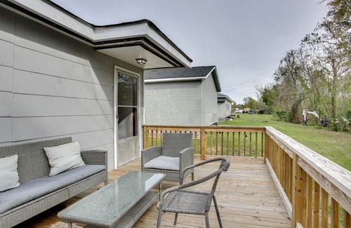 New Sarpy Cottage | Deck, Yard & Outdoor Dining: Destrehan Getaway!