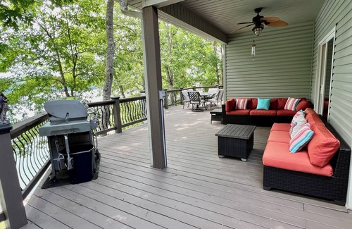 Arley House | "Decked Out" - 80ft from house to water, gorgeous view, near Duncan Bridge