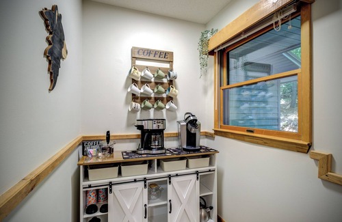 Fleetwood Cabin | Decked Out Bear Den - Hot Tub, Game Room, Dog Friendly