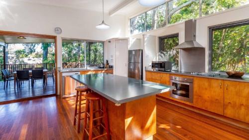 Woorim House | Decked out for a Fantastic Holiday - Winnett St, Woorim (Upstairs only)