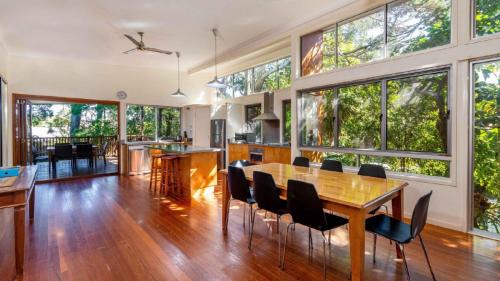Woorim House | Decked out for a Fantastic Holiday - Winnett St, Woorim (Upstairs only)