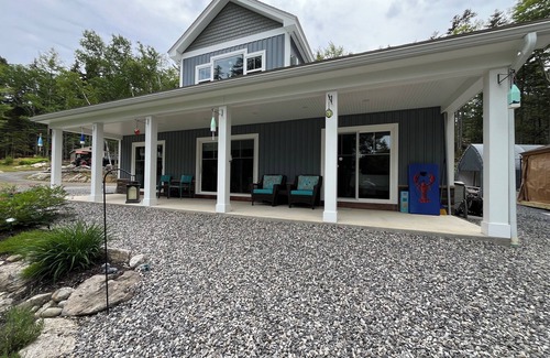 Southport House | Decker Cove Southport Paradise with Central Air Conditioning