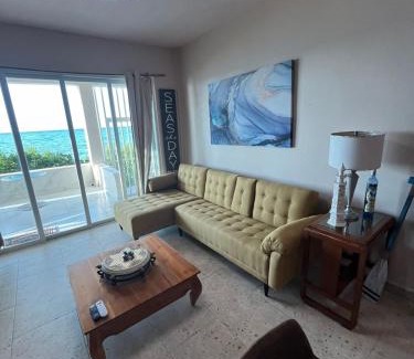 Chelem Apartment | Deco Beach Villa 1 Beachfront