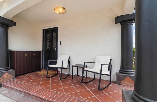 Monterey Park House | Deco Casa: Cozy Gated Modern Spanish Family Home - 3 min drive to I-10