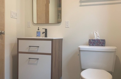 Decorah Cottage | Decorah's Green Door Haus
