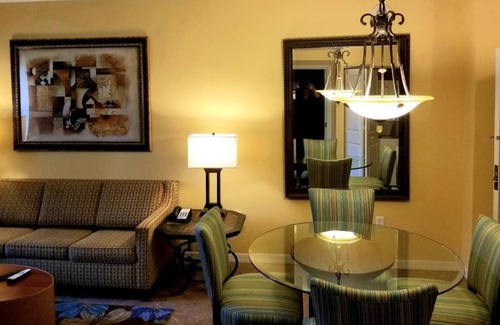 Enterprise Resort | Dee's & B's Vegas Vacation Rental - Only minutes from the Strip