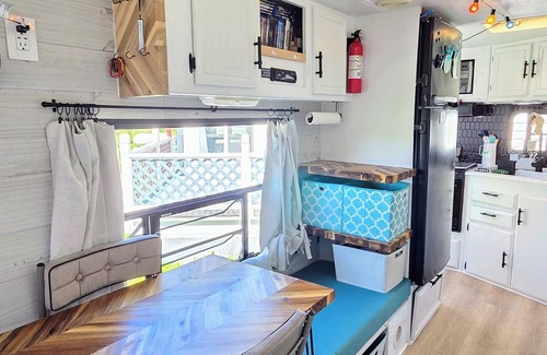 Oswego House | Dee's Tranquil Escape by the Lake a Cozy Camper in Oswego NY with AC & heat
