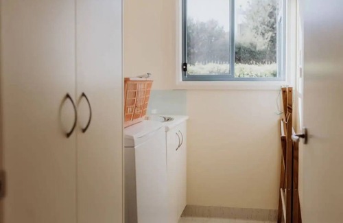 Falmouth Apartment | Deep Bath - Outdoor Shower - Falmouth Escape