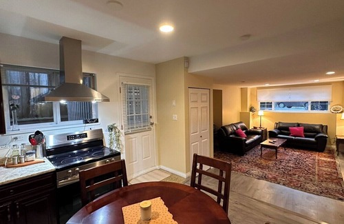 Dollarton Apartment | Deep Cove 3 Bedroom for rent